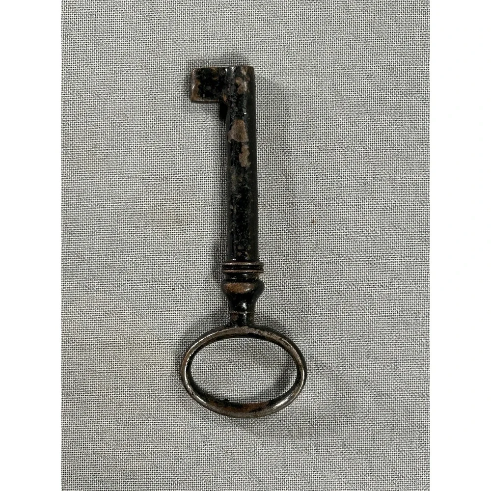 N/A vintage skeleton
